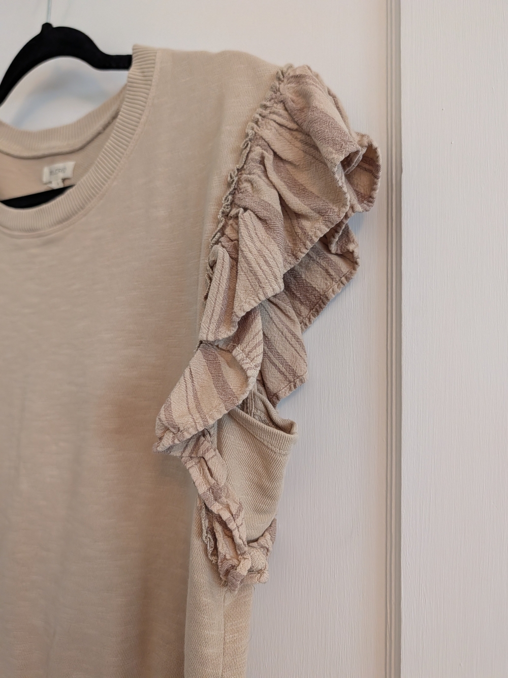 Pilcro (from Anthropologie) Beige Ruffle Sleeve Short Sleeve Tee
